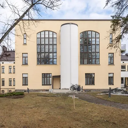 Stunning Loft With Water View & Free Garage Parking