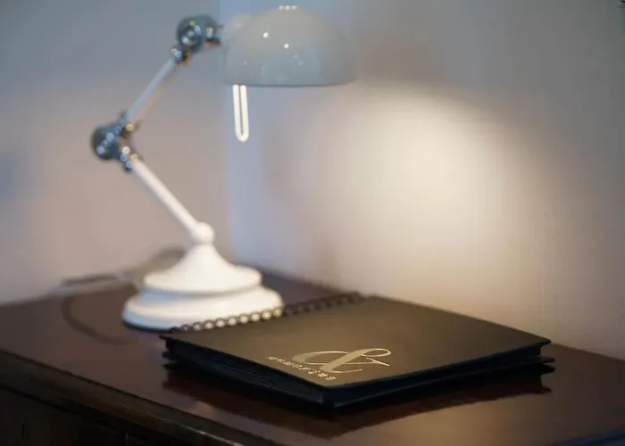 Stunning Loft With View & Free Garage Parking *